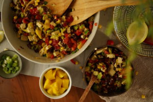 Mehr über den Artikel erfahren Tofu-Mango-Salat